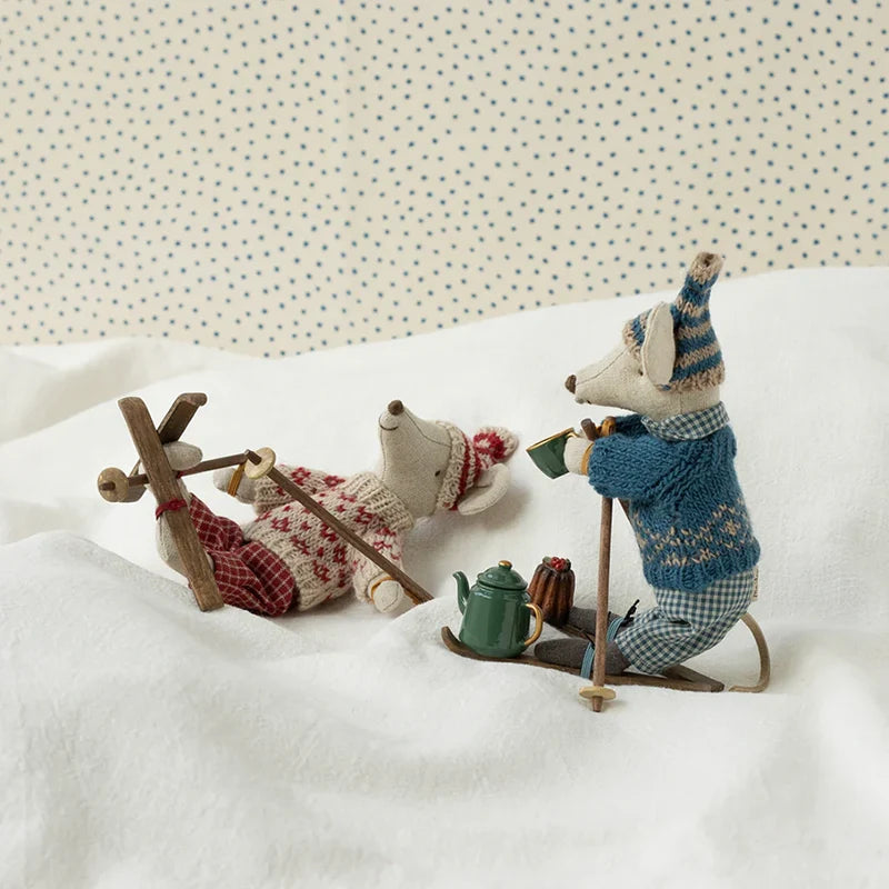 Wintermaus mit Ski, Mama Maus