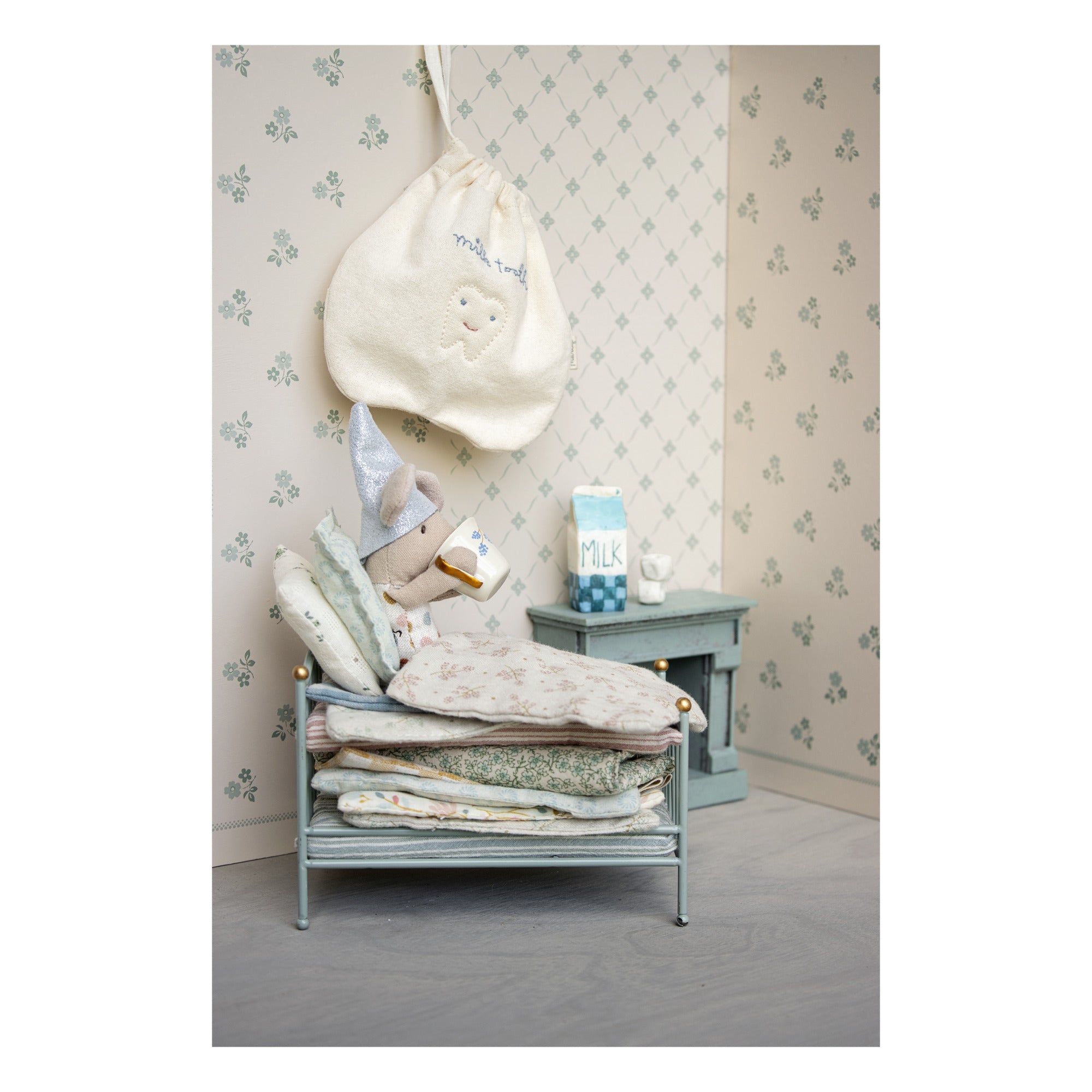 Bett Vintage