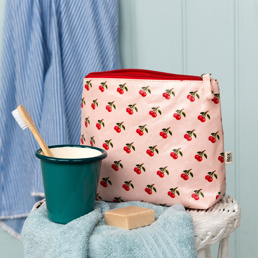 Necessaire