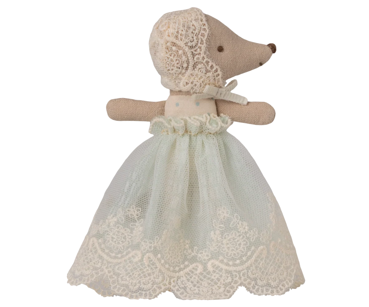 Babymaus im Kleid