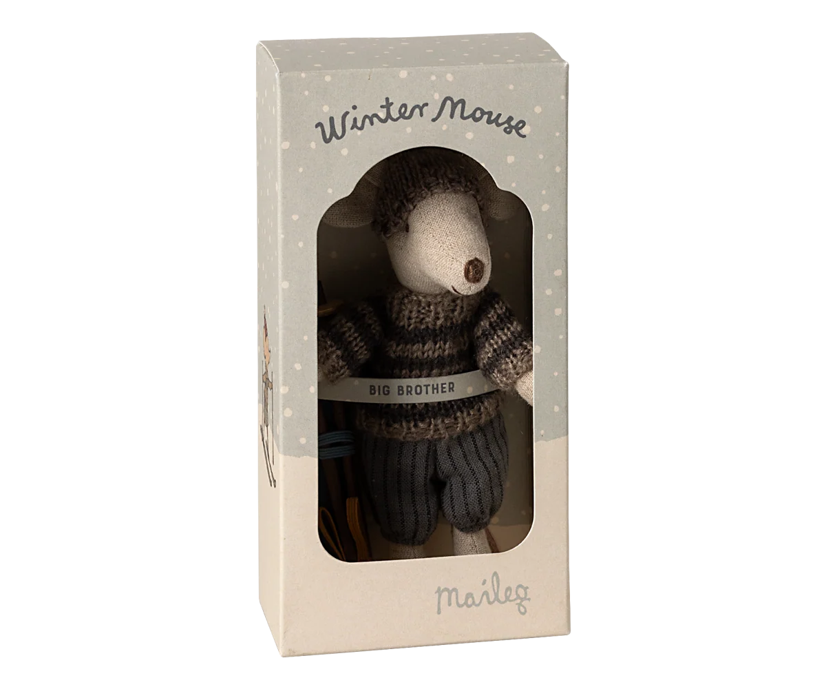 Wintermaus mit Ski, grosser Bruder