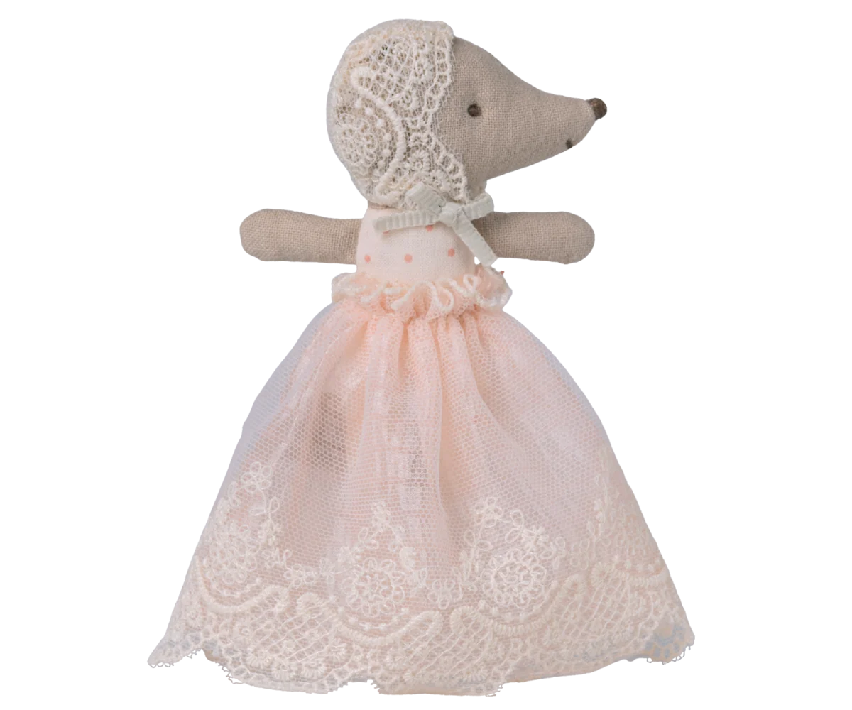 Babymaus im Kleid